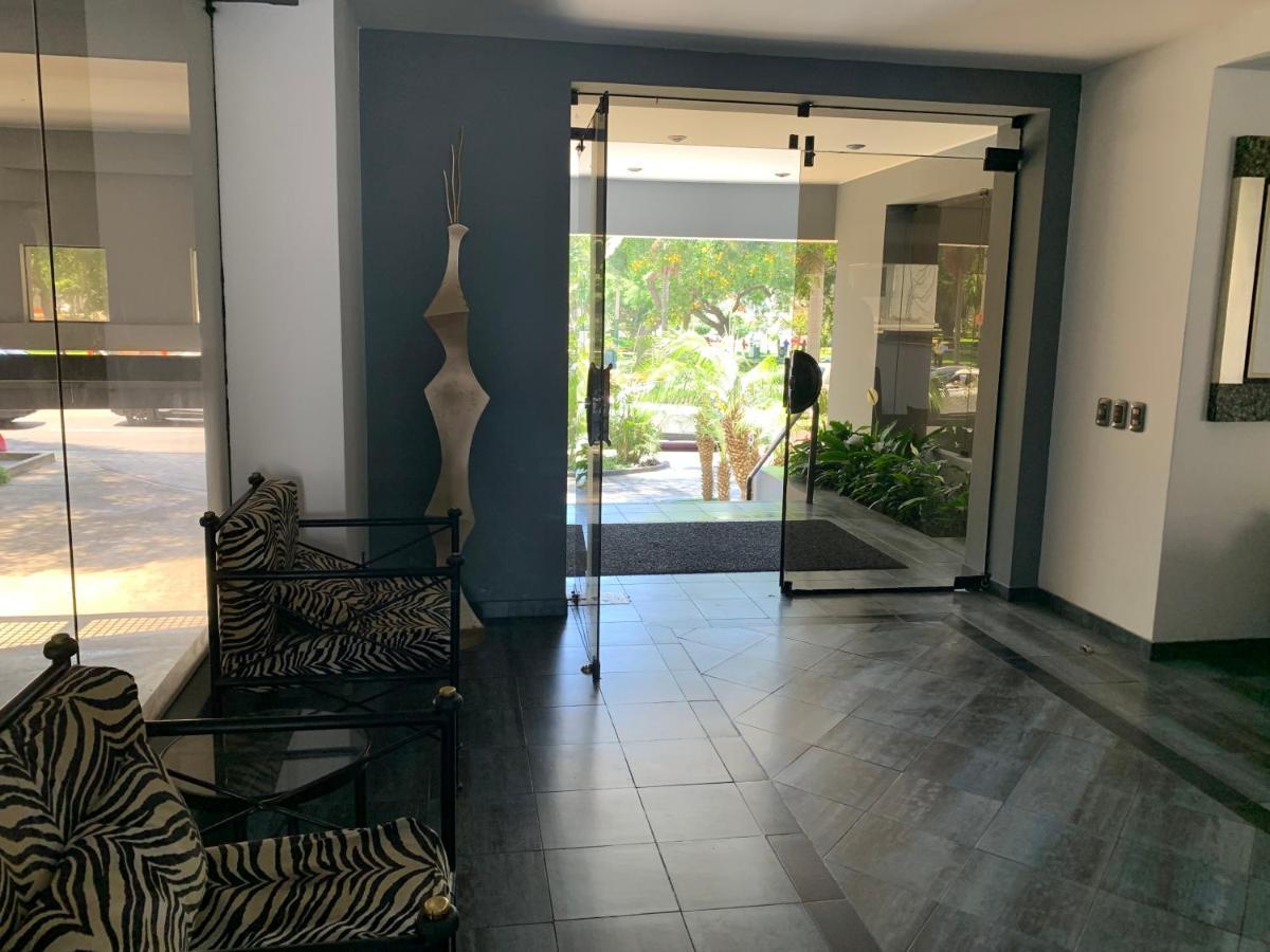 Acogedor Dpto En San Isidro Excelente Vista, Piscina Y Wifi Apartment Лима Екстериор снимка